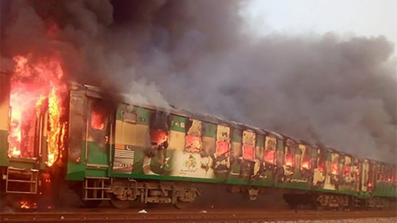 pakistan train accident family was boiling egg in tezgam express 2 gas cylinder blast