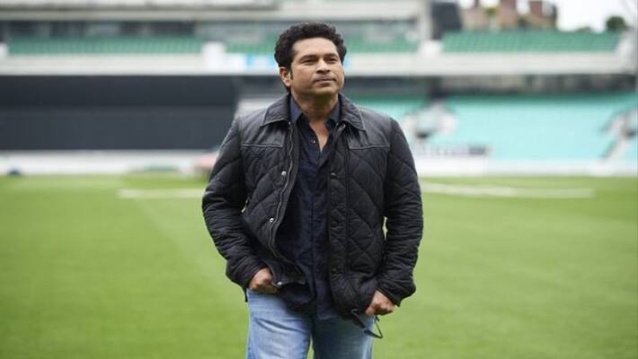 Sachin Tendulkar worries about the dew factor in the Day Night Test Sachin Tendulkar worries about the dew factor in the Day Night Test