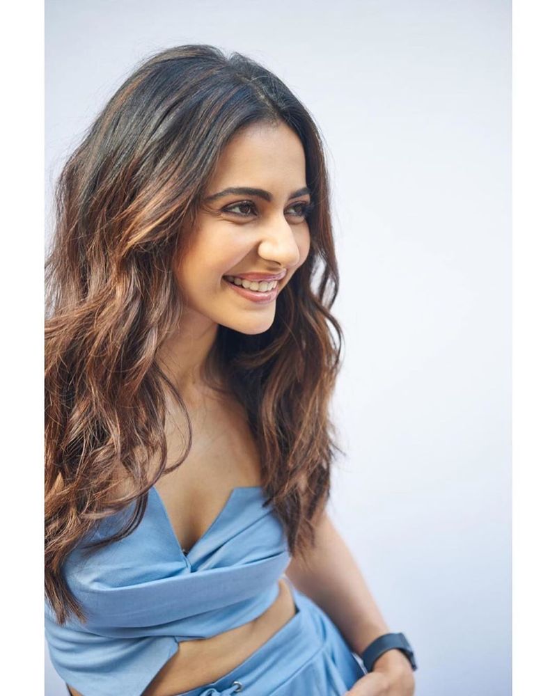 (Courtesy: Instagram)రకుల్ ప్రీత్ సింగ్ సోషల్ మీడియాలో చాలా యాక్టివ్.