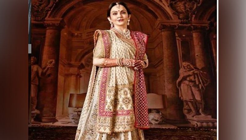 Neeta Ambani lived a gorgeous life, Mukesh Ambani gifted 370 crore jet on her birthday