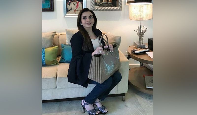 Neeta Ambani lived a gorgeous life, Mukesh Ambani gifted 370 crore jet on her birthday