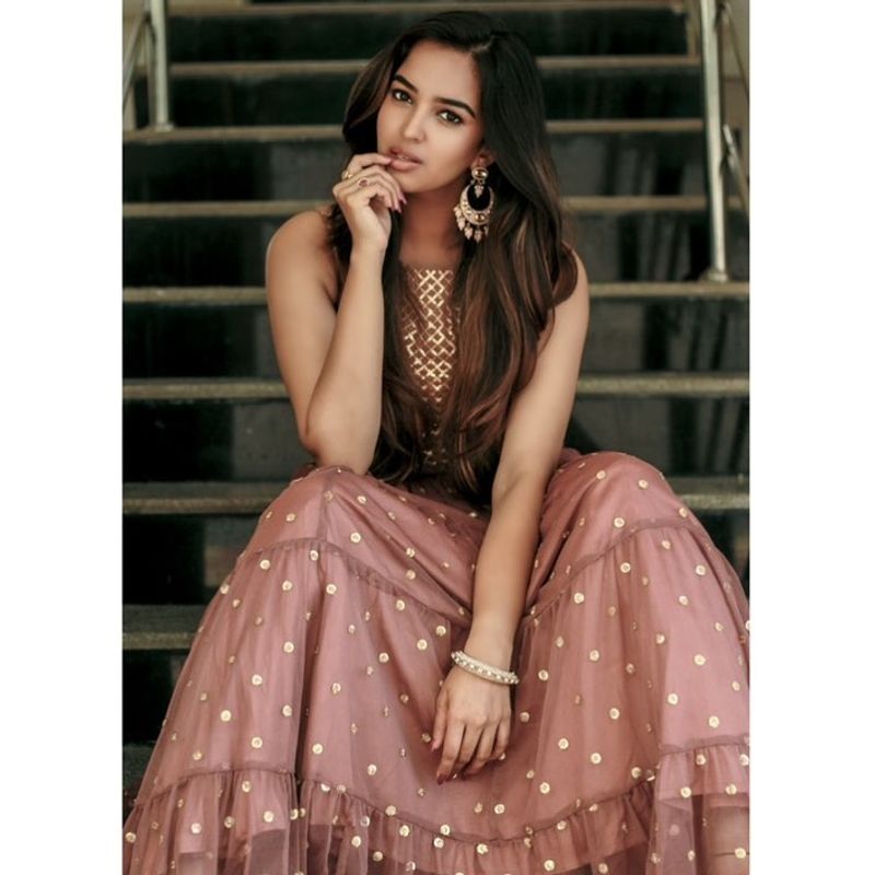 Rangasthalam Actress Pujita Ponnada photos