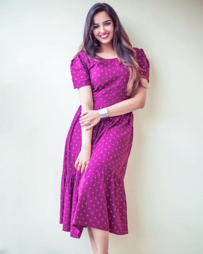 Rangasthalam Actress Pujita Ponnada photos