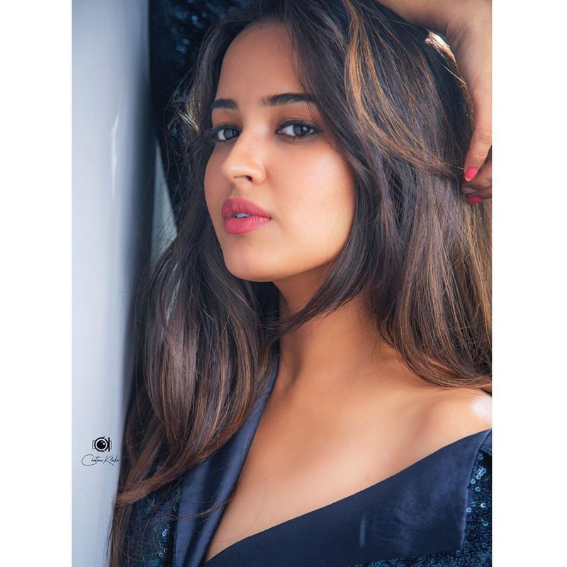 Rangasthalam Actress Pujita Ponnada photos