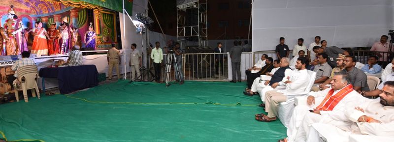 cm jagan governor biswabhushan attended in ap formation day celebrations in vijayawada