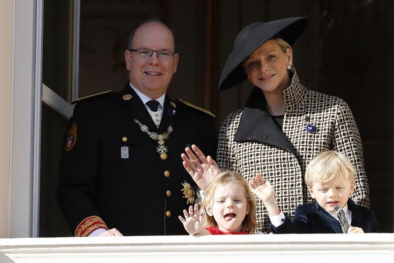 meet the 10 richest billionaire royals in the world