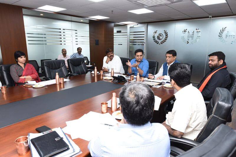 minister ktr meeting with ghmc officers to clear traffic problems in hyderabad