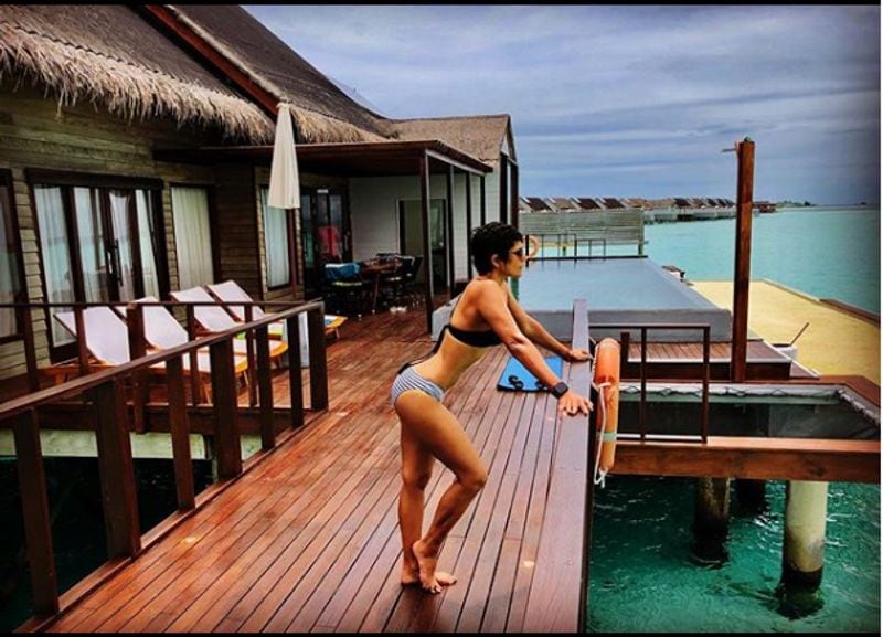 these 6 photos of bikini clad Mandira Bedi will awe
