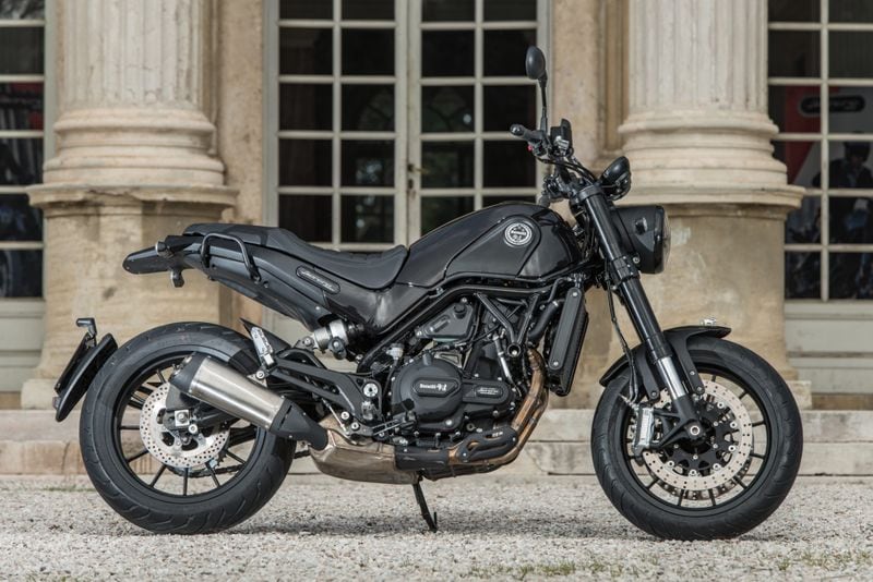 benelli leoncino 500 features price full review