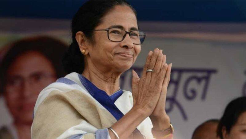 Mamta sees politics in meeting with PM, Center is doing politics