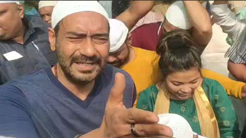 हमें ऐसी कोई न्यूज रिपोर्ट नहीं मिली जिसमें अजय देवगन के राम मंदिर निर्माण के लिए 18 करोड़ रुपये दान करने की बात लिखी हो। अजय के सोशल मीडिया अकाउंट्स पर भी इस बाबत कोई जानकारी नहीं है।
पिछले साल अजय देवगन को लेकर अफवाह उड़ी थी कि उन्होंने एक मन्नत मांगी है कि अगर उनकी फिल्म ‘तानाजी द अनसंग वॉरियर’ हिट हो गई तो वो राम मंदिर निर्माण के लिए 15 करोड़ रुपये दान करेंगे। उस वक्त भी ‘द टाइम्स ऑफ इंडिया’ जैसी कई वेबसाइट्स ने इसकी सच्चाई बताई थी।
