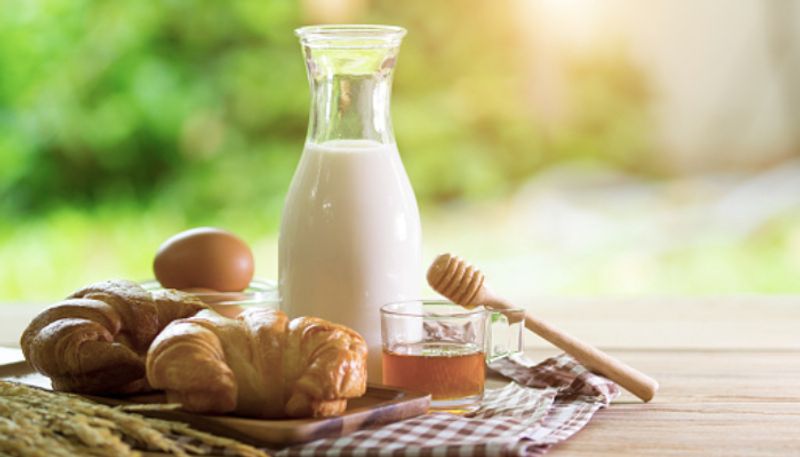 Mixed Honey with milk to increase sexual energy and Get rid of 5 more problems BDD