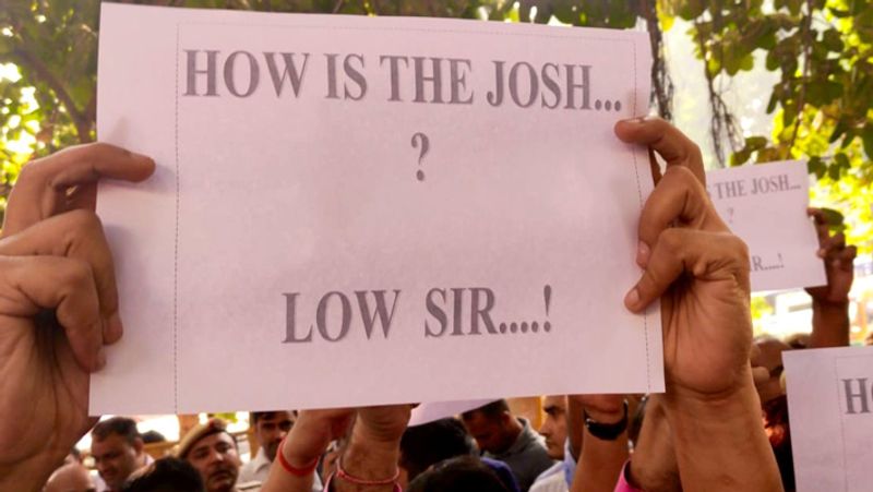 Policemen demonstrating in a dispute between police and lawyers in New Delhi