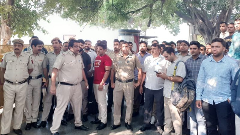 Policemen demonstrating in a dispute between police and lawyers in New Delhi