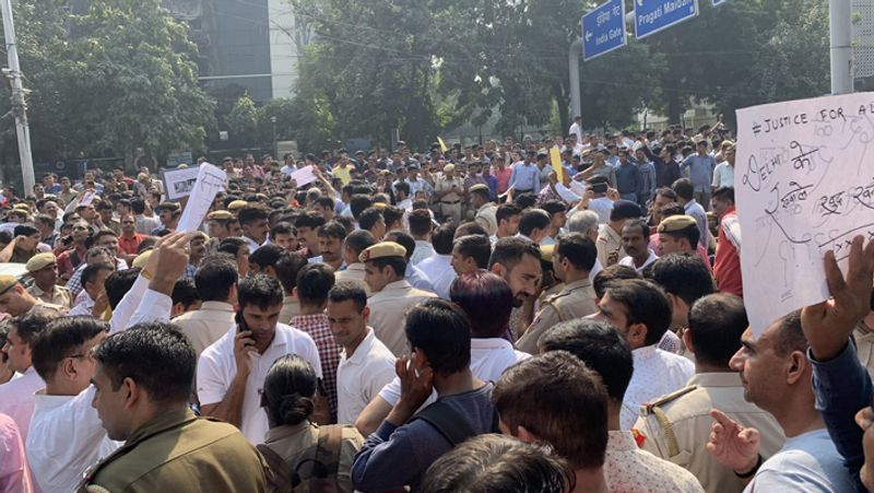 Policemen demonstrating in a dispute between police and lawyers in New Delhi