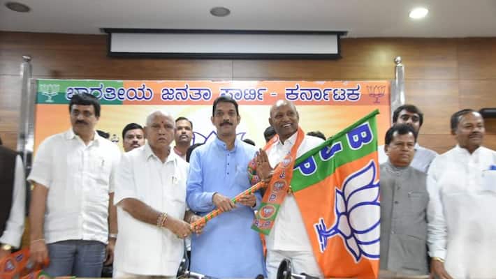 Mysuru Former MP CH Vijay Shankar officially joins BJP at Bengaluru Party Office Mysuru Former MP CH Vijay Shankar officially joins BJP at Bengaluru Party Office