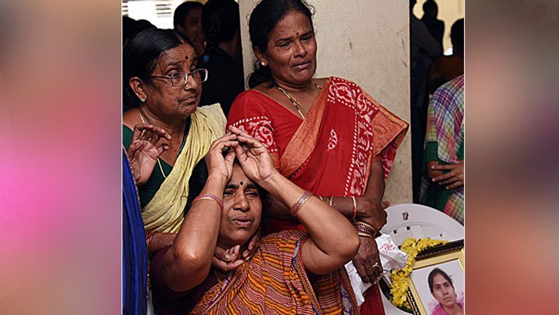 Tehsildar Vijaya Reddy massacre, funeral in Tuesday, emotional story