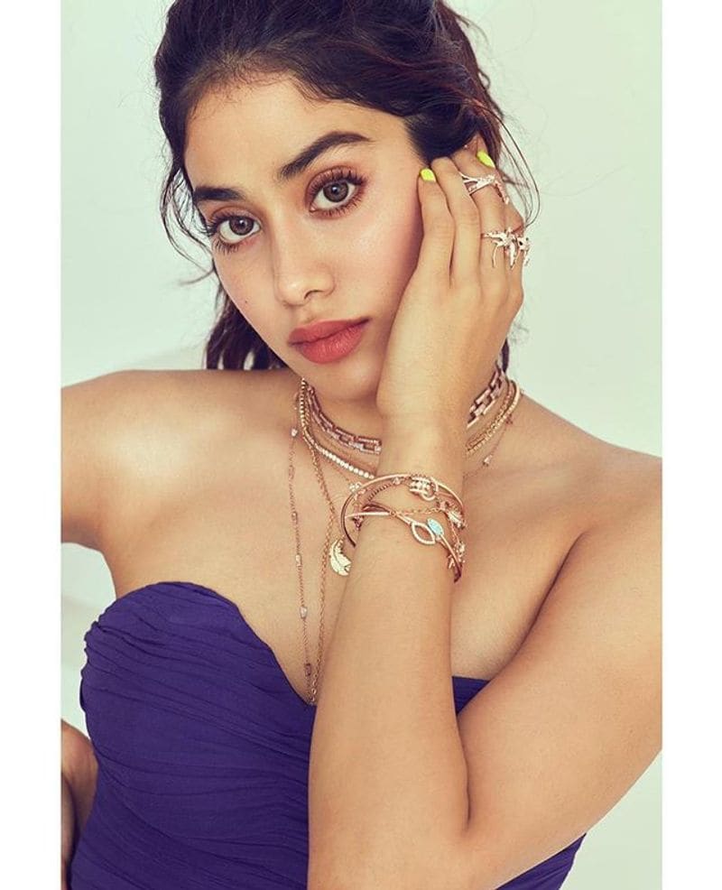 Janhvi Kapoor Latest Hot Photos