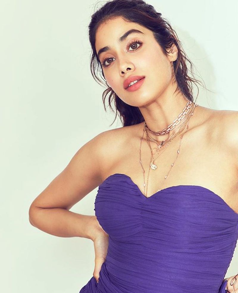 Janhvi Kapoor Latest Hot Photos