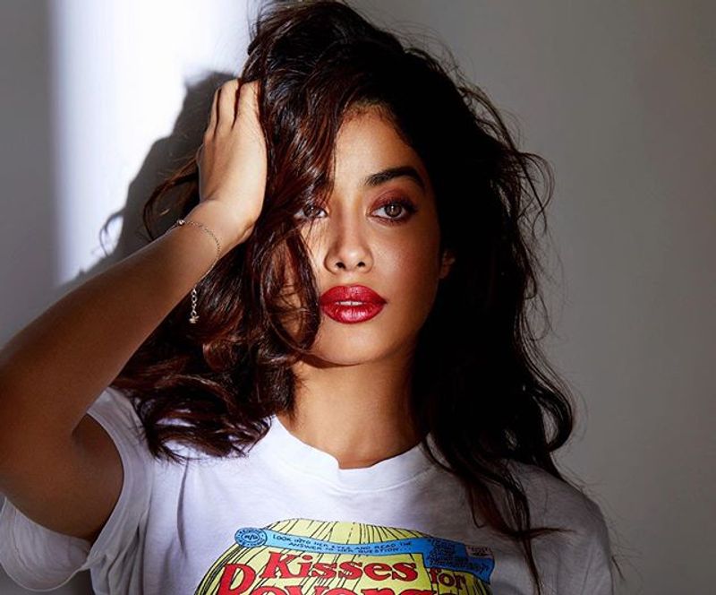 Janhvi Kapoor Latest Hot Photos
