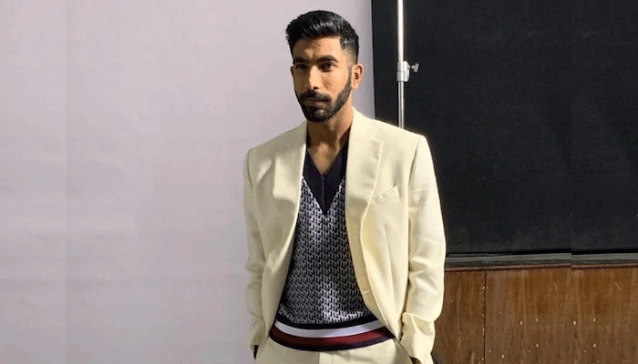 <p>ফলে বুমরা এখনও সরকারিভাবে স্বিকার না করলেও, ভারতীয় ক্রিকেটে ফের বাজতে চলেছে বিয়ের সানাই। এই খবরে উচ্ছ্বসিত জসপ্রীত বুমরার ভক্তও সমর্থকরা।<br />
</p>