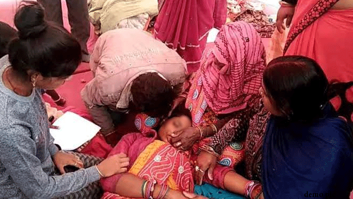 Emotional story woman dies of hunger in Jharkhand Emotional story woman dies of hunger in Jharkhand