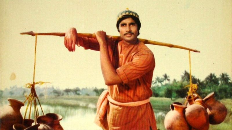 Amitabh bachchan Completed His 50 years in Bollywood know his Famous Roles