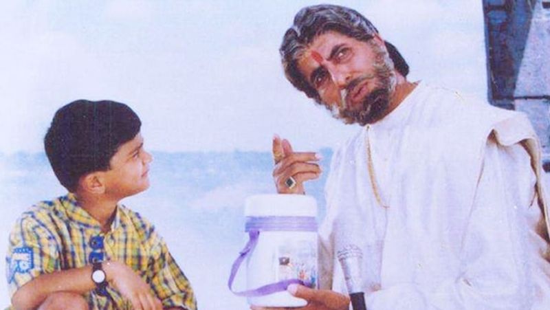 Amitabh bachchan Completed His 50 years in Bollywood know his Famous Roles