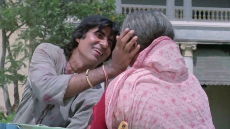 Amitabh bachchan Completed His 50 years in Bollywood know his Famous Roles