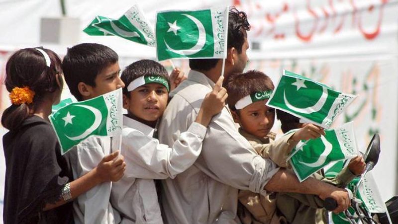 7 strange and weird laws of Pakistan