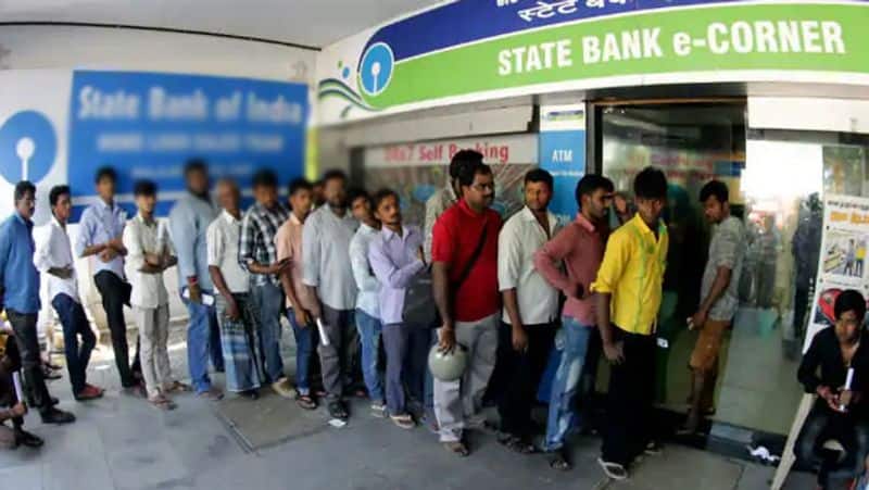 Salem sbi atm 500 in response to Rs 200... mass crowd