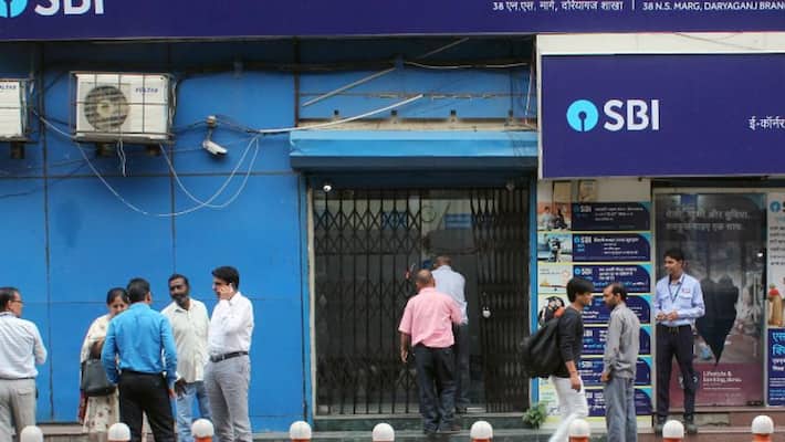 SBI cuts lending MCLR rates, loans to get cheaper SBI cuts lending MCLR rates, loans to get cheaper