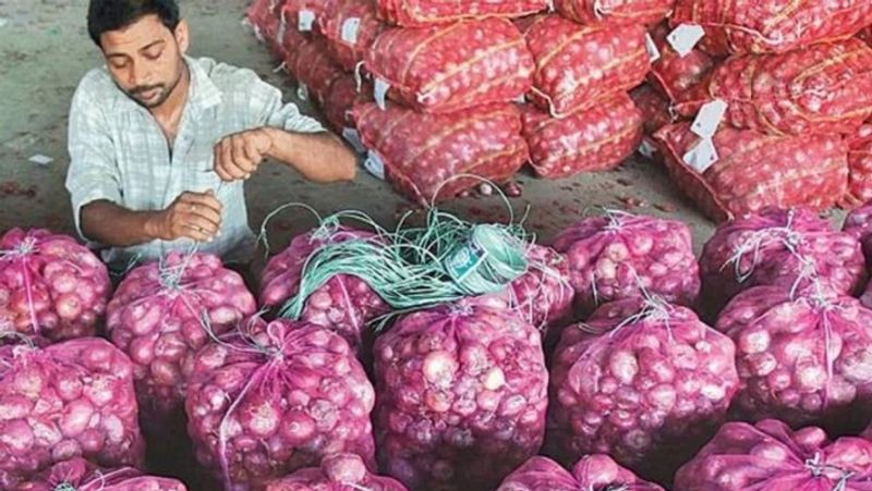 Reason behind onion price rise every year between October December