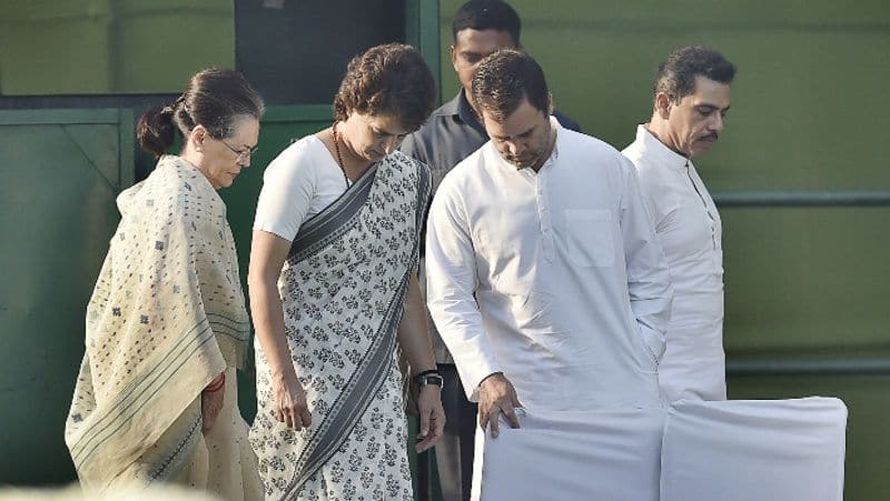 Centre to soon replace SPG security cover provided to Gandhi family with Z plus personnel?
