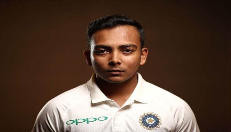 वह अंडर 19 क्रिकेट टीम के कप्तान बने। फिर 2018 के अंडर 19 विश्वकप के ऑस्ट्रेलिया के खिलाफ मैच में सौ गेंदों पर 94 रन बनाए। पृथ्वी शॉ की कप्तानी में तीन फरवरी को भारत ने अंडर 19 विश्वकप जीता। 2018 में दिल्ली डेयरडेविल्स ने 1.2 करोड़ में पृथ्वी शॉ को आइपीएल के लिए खरीदा था। इस बार वो IPL में दिल्ली कैपिटल टीम में खतरनाक प्रदर्शन से चर्चा में हैं।
