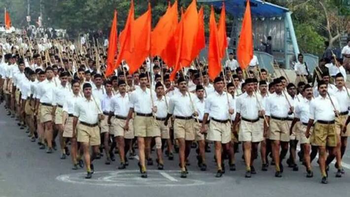 RSS leaders perform Aarti at Nagpur temple, welcomes court verdict RSS leaders perform Aarti at Nagpur temple, welcomes court verdict