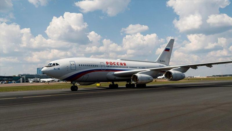 World's most powerful leader Putin use gold-plated toilet seat in his Jet