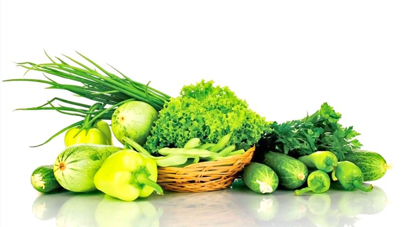 Avocado berries and Palak would make your skin glow even after 50