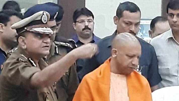 cm yogi sat in police office and took arrangement of security in up at ayodhya verdict cm yogi sat in police office and took arrangement of security in up at ayodhya verdict