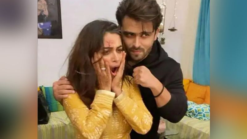 shoaib ibrahim beating dipika kakar on kahaan hum kahaan tum set