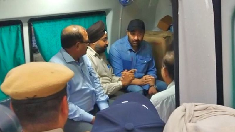Sunny Deol Pay Tribute to Martyrs in hussainiwala border
