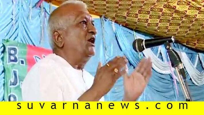 BJP Leader Raju Kage Meets Congress Leader DK Shivakumar BJP Leader Raju Kage Meets Congress Leader DK Shivakumar