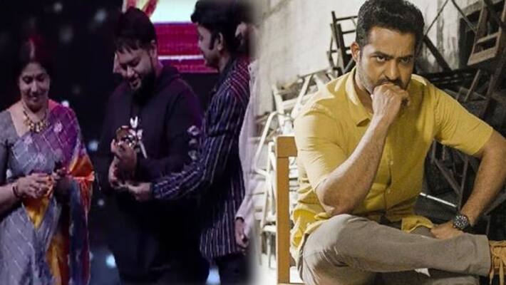 Thaman gets best music director award for Aravinda Sametha movie Thaman gets best music director award for Aravinda Sametha movie