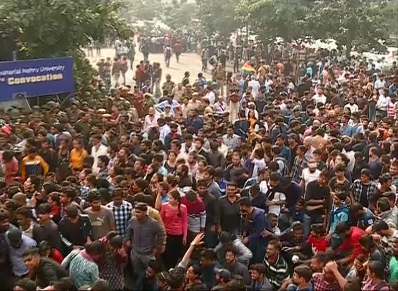 Hundreds of JNU students were seen carrying out a march from Freedom Square to AICTE Auditorium with banners against the 'massive fee hike'.