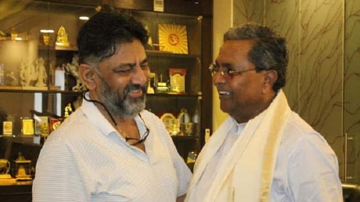 Rahul Gandhi tells Siddaramaiah DK Shivakumar to work together pod Rahul Gandhi tells Siddaramaiah DK Shivakumar to work together pod