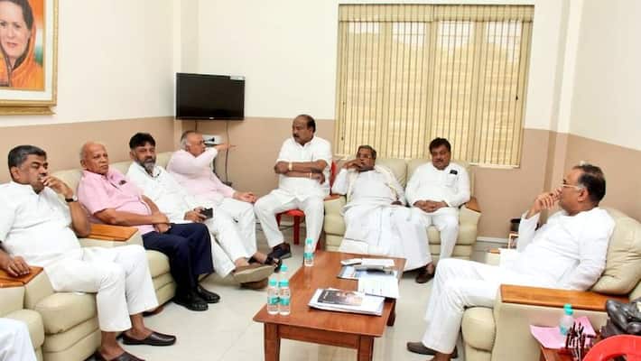 Cold War Between Congress Leaders Over KPCC Working President Post Cold War Between Congress Leaders Over KPCC Working President Post