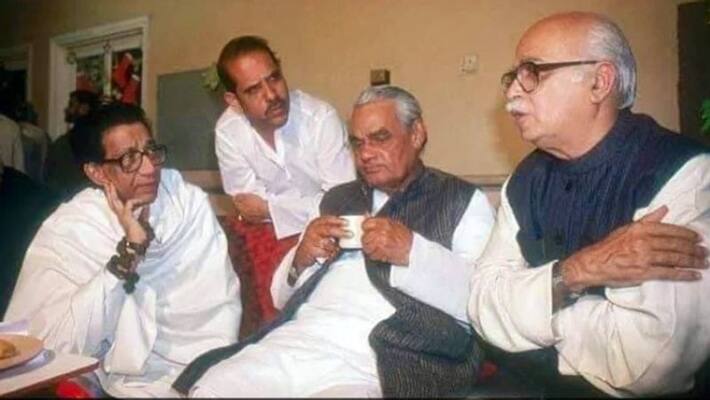 Giriraj singh tweets throwback photo of bal thackeray with advani and vajpayee Giriraj singh tweets throwback photo of bal thackeray with advani and vajpayee