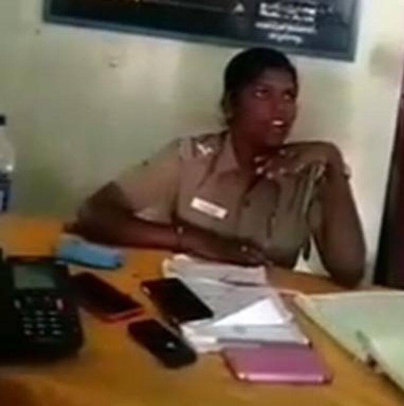 women sub inspector threatened youngsters in police station