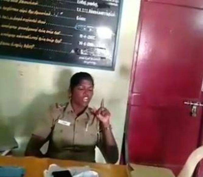 women sub inspector threatened youngsters in police station