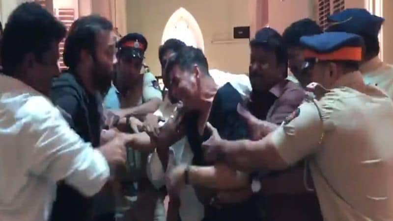 akshay kumar rohit shetty fight with each other viral video